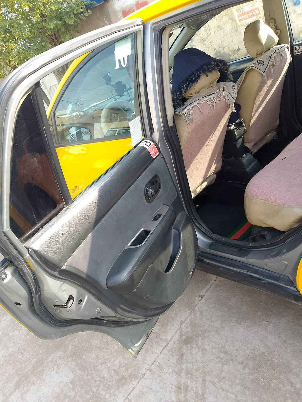 نيسان فيرسا ٢٠١٠
رقم نينوى مشروع وطني 
شرط التحويل ولغرامات والنقابة صفر 
سيارة اكلين بس بونيد مبدل 
لايت فول جام كهرباء تايرات جدد
***********
