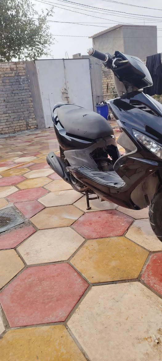 السلام عليكم عندي ماكس مضلع نازل حديث  اي نقص ما بيها تجي تشوف بعينك كهربائيات كلها شغالهه دراجه بلاديه ما مفتوحه بلاديه برغي ما مفتوح بيها كلها بلاديه ختم واحد ويا مكينه دراجه خير من الله شلعه معدل  تشك الكاع             تجي وتشوف بعينك كلها بلاديه اشاير شغالات كلج مال سرعه شغال كلج مال بنزين شغال سعر700وبيه مجال ***********
