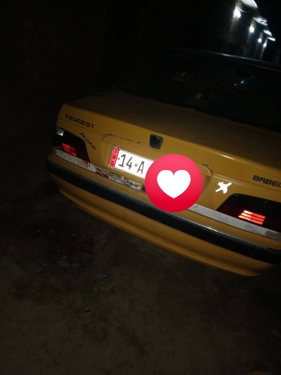 السلام عليكم سياره البيع مكفول  مكينة رقم بصره تاير جديد سياره جاهزة ***********
