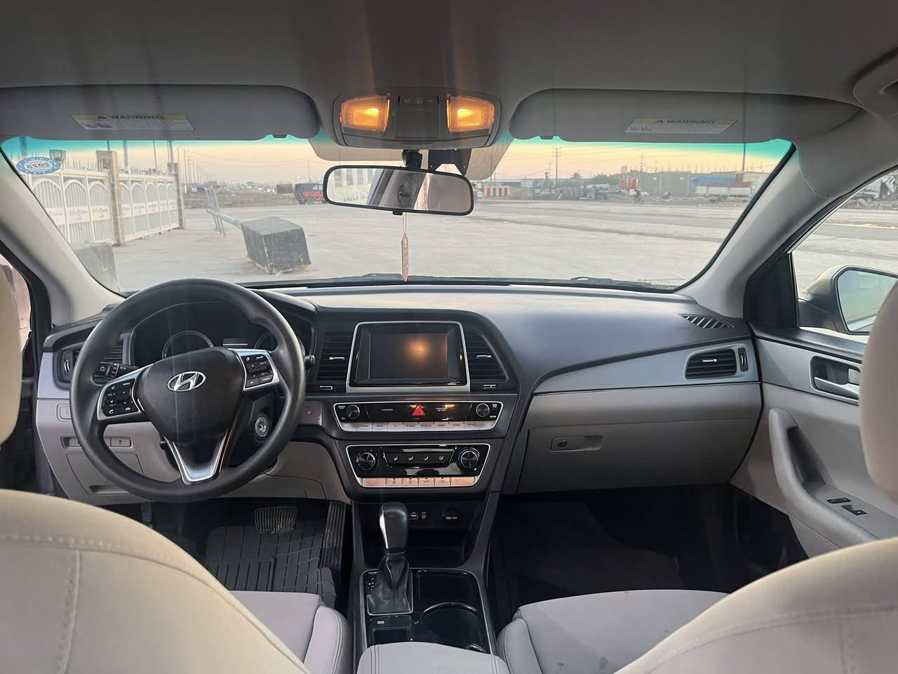 سوناتا 2018
الشكل الجديد 
محرك 2400 GDi
قطعتين صبغ (جاملغ امامي ايمن وبنيد)  بدون دواخل حادثها  جاملغ ايمن امامي وبنيد بدون شاصي دواخل بيجي سيارة جاهزة واحلى من الصور ماشية 62  مكانها بسماية السعر  125$ ومجالها بسيط 
السيارة بأسمي ورقمها شمالي تحويل ثاني يوم 
اتصل وتدلل ***********
