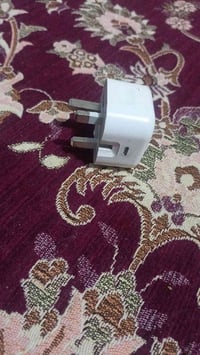 شاحن ايفون • مستعمل • نجف