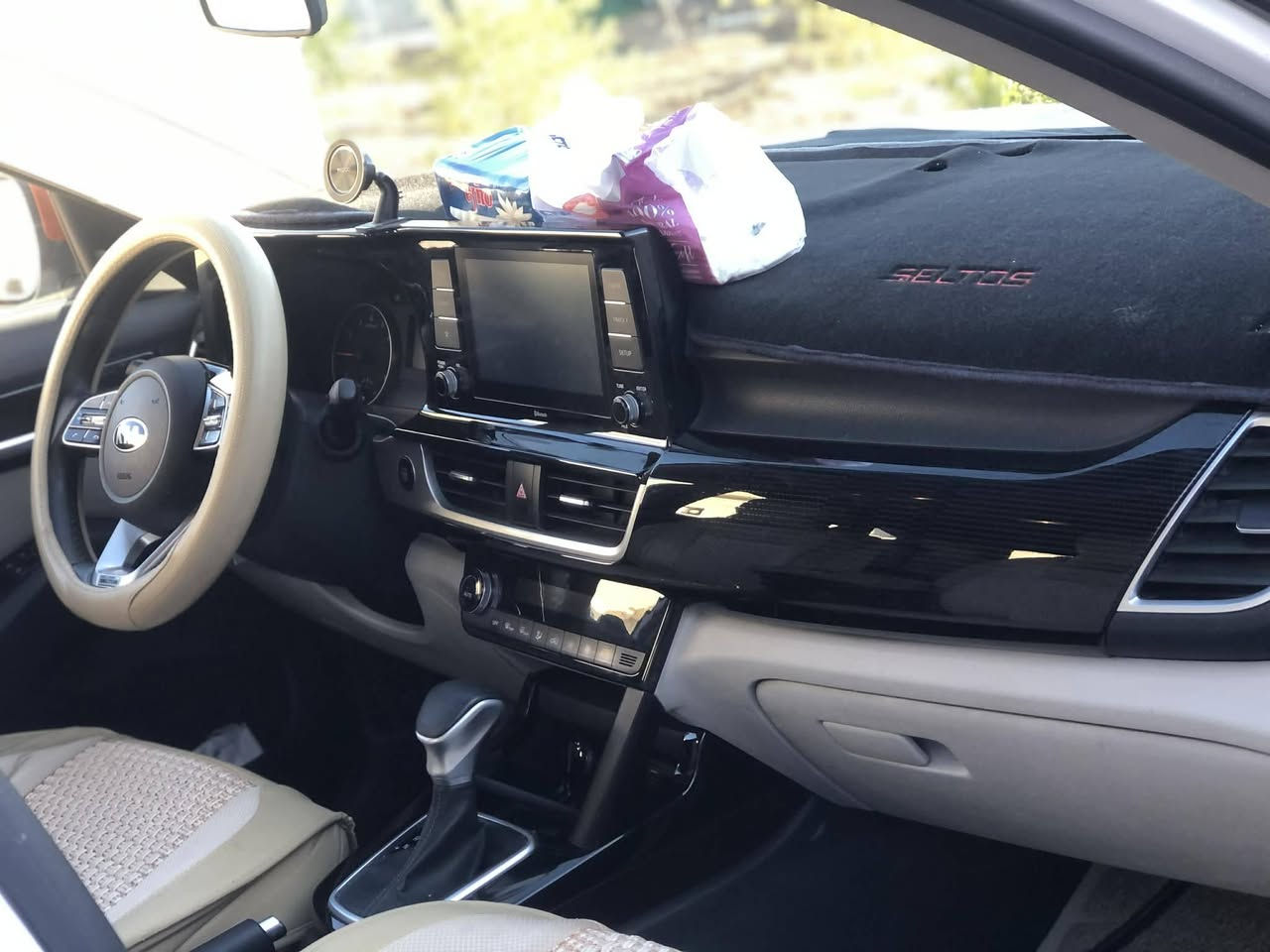 كيا سلتوس موديل٢١ توكلر 
* خليجي وارد هندي المرغوب مو صيني 
* ⁠محرك ١٦٠٠ اقتصادي مثل صرف الهايبرد 
* ⁠كشنات جلد بلادي 
* ⁠كير at  المرغوب 
* ⁠يدات نيكل شاشه لمس 
* ⁠تخم تاير رقم بغداد تحويل مباشر
* خزن شركه الدولية العراقية ماشيه 19 الف ونص *
* ⁠بصمة تشغيل وبصمة ابواب وتشغيل عن بعد
* ⁠تبريد ثلج 8سرعات 
* ⁠سبير الشركة ما نازل 
* ⁠تشتغل بنزين عادي ومحسن 
* لد امامي وكشافات اماميه وكشاف ضباب
* حساسات خلفيه 
* بيها بارد بالجاملغ الأمامي والباب الخلفي كد شبر وموضح بالصور 
السعر ١٦٢ $ 
***********
