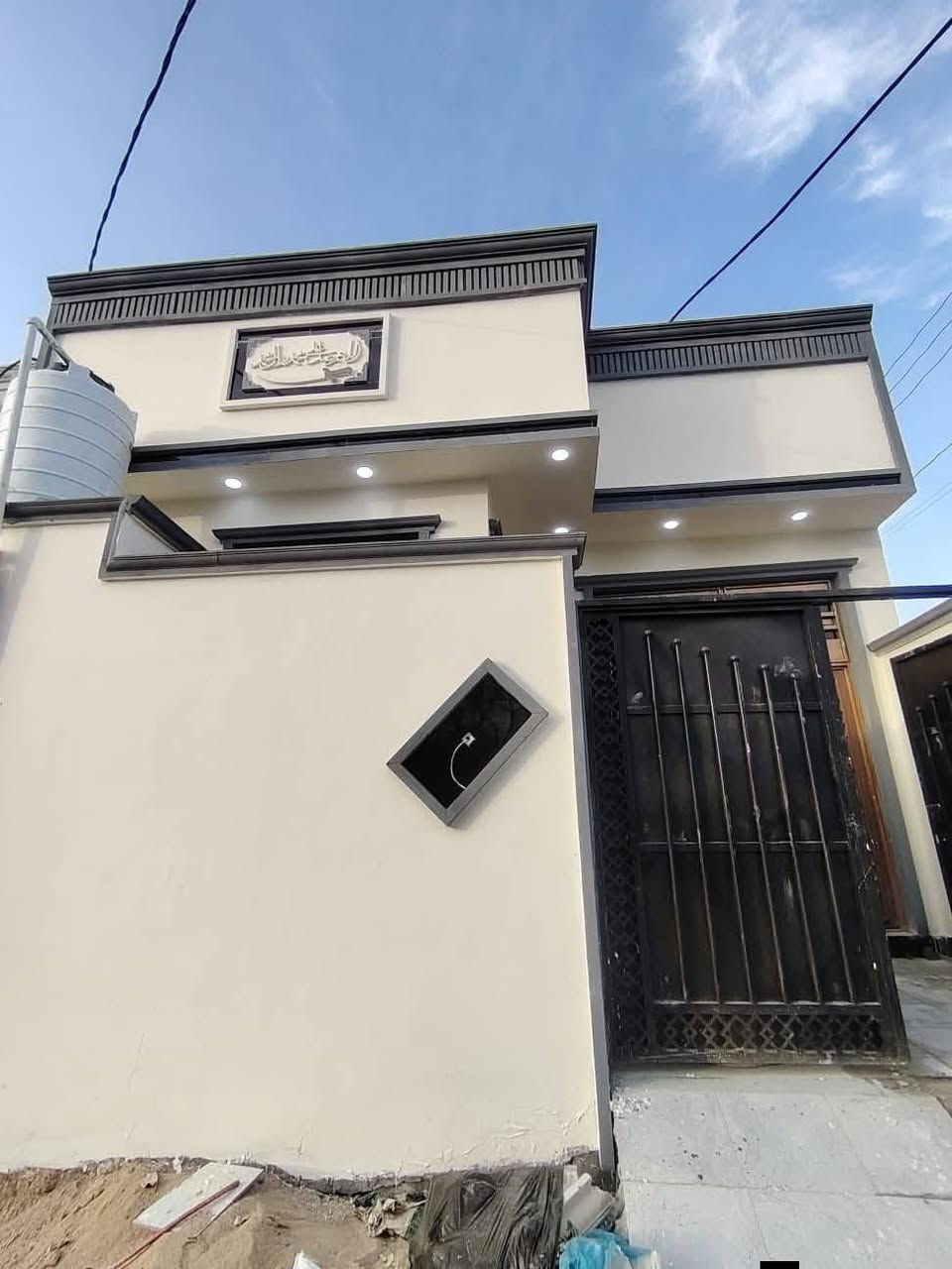 أسعد ألله أوقاتكم بكل خير 🏢
اللاستفسار📲***********

دار سكن للبيع بقمت روعه 🏭
 المساحة 120 م
ركن على شارعين
بناء حديث شقل درجه أولى👍
على شارع 10م 
كافت لخدمات متوفره 

محتويات البيت ⬇️
1- 
2- دوانيه
3- صاله
4- مطبخ
5- غرف منام عدد 2 
6- صحيات خارجي وداخلي

نوع العقار طابو زراعي
بأسم عراقي سند 25
الموقع راقي ⚡
البصره أبي الخصيب العوجه 
شارع الوصطي مقابيل مستشفى صيني 
كل هاذ جمال وترتيب
بسعر 65 وبي مجال لشراي
اللاستفسار 📲 ***********
