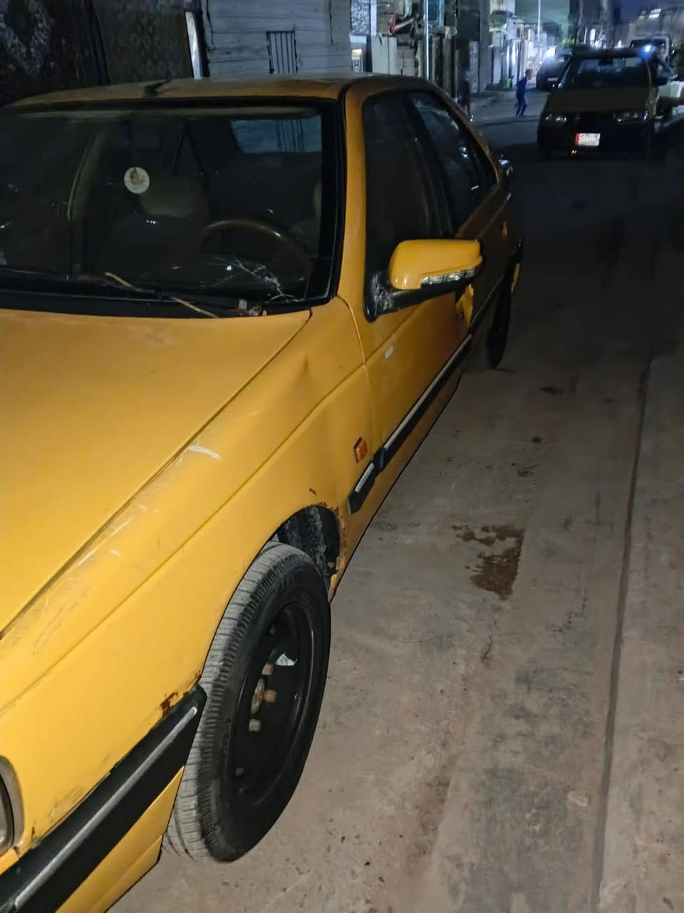 السلام عليكم بيجو405 موديل 2010سياره جاهزه
ضرهه بيهه جاملغ بي صبغ صفحت السايق امامي 
بيهه طخه بلباب مال السايق عايفه ع وضعه 
وبيهه بلحافه مال الباب خلفي  طخه وخياسات معمرهن مصابغهن 
سياره صدر جديد مكينه جديده بدون تنقيص 
تبريد مكفول كله شغال بيهه بيهه بس غرفتهه شويه تعبانه 
تفاصيل السياره كله بلمنشور 
السعر 26بيهه مجال 
مكان السياره بغداد.  حي اور 
الهاتف ***********
