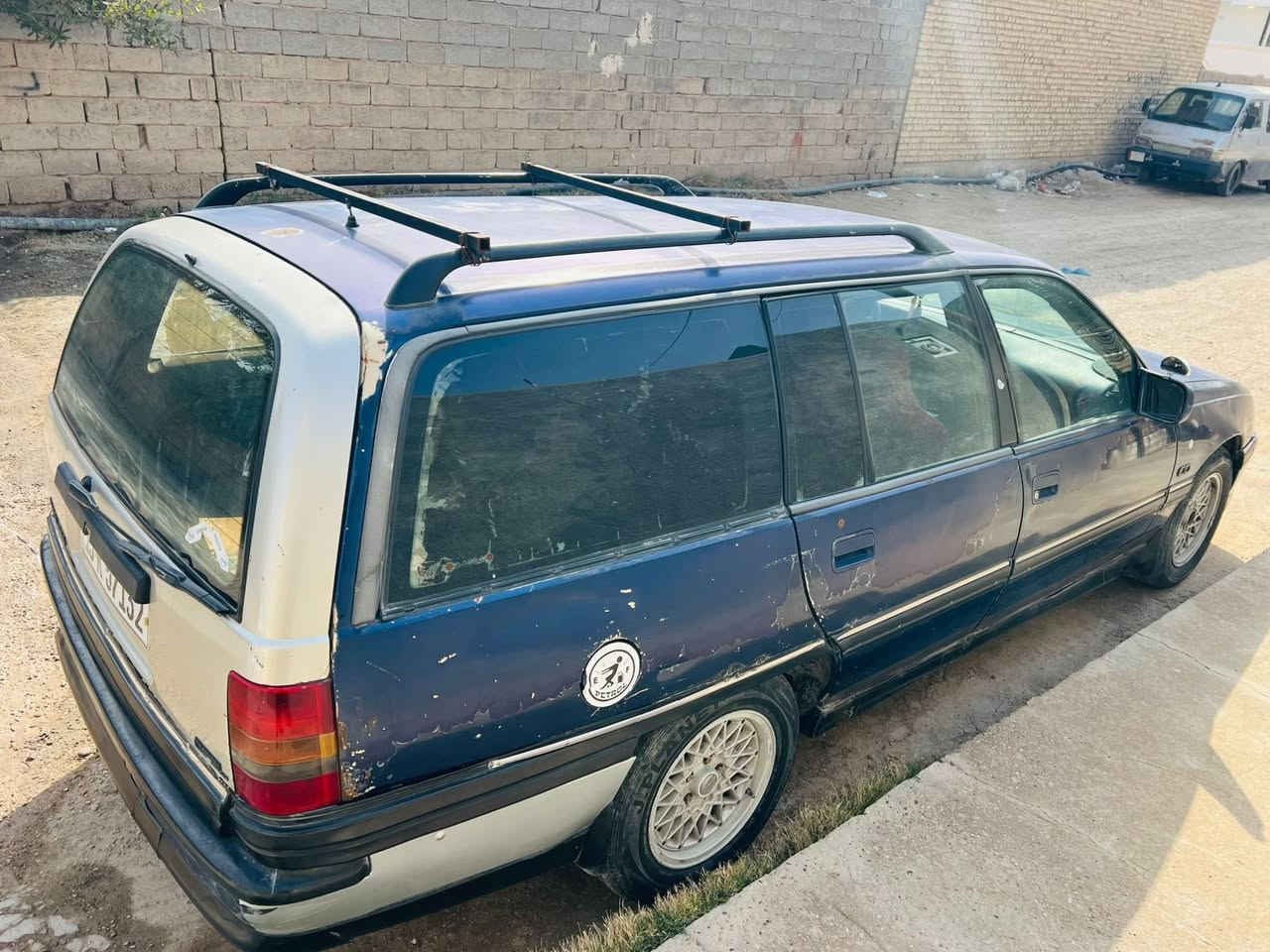 السلام عليكم اوبل اوميكا موديل ٩٢ للبيع مكينه ٢٠٠٠ سيارة بأسمي تحويل ثاني يوم كير ومحرك خير من الله السعر ٢٨ ومكانها الأنبار فلوجة 🚗
 ***********

***********
