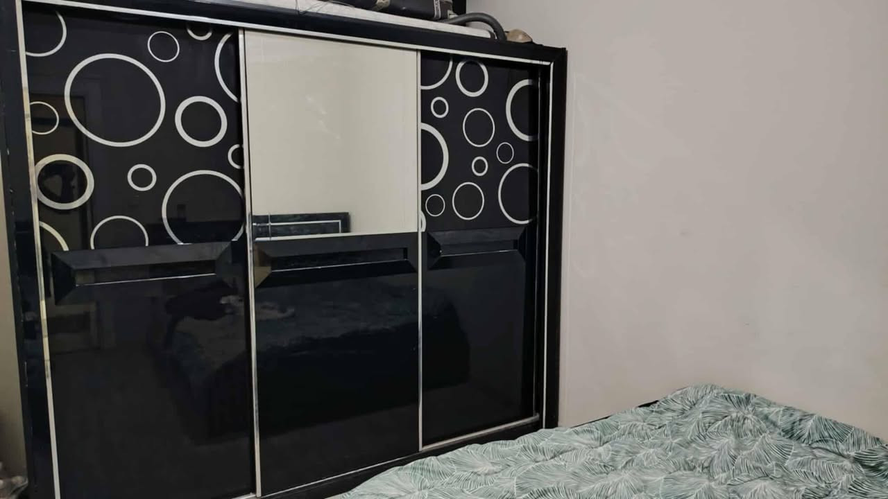 غرفة نوم للبيع بحالة جيدة جدا إسكان سعر ٣٥٠ للتواصل *********** واتس اب
