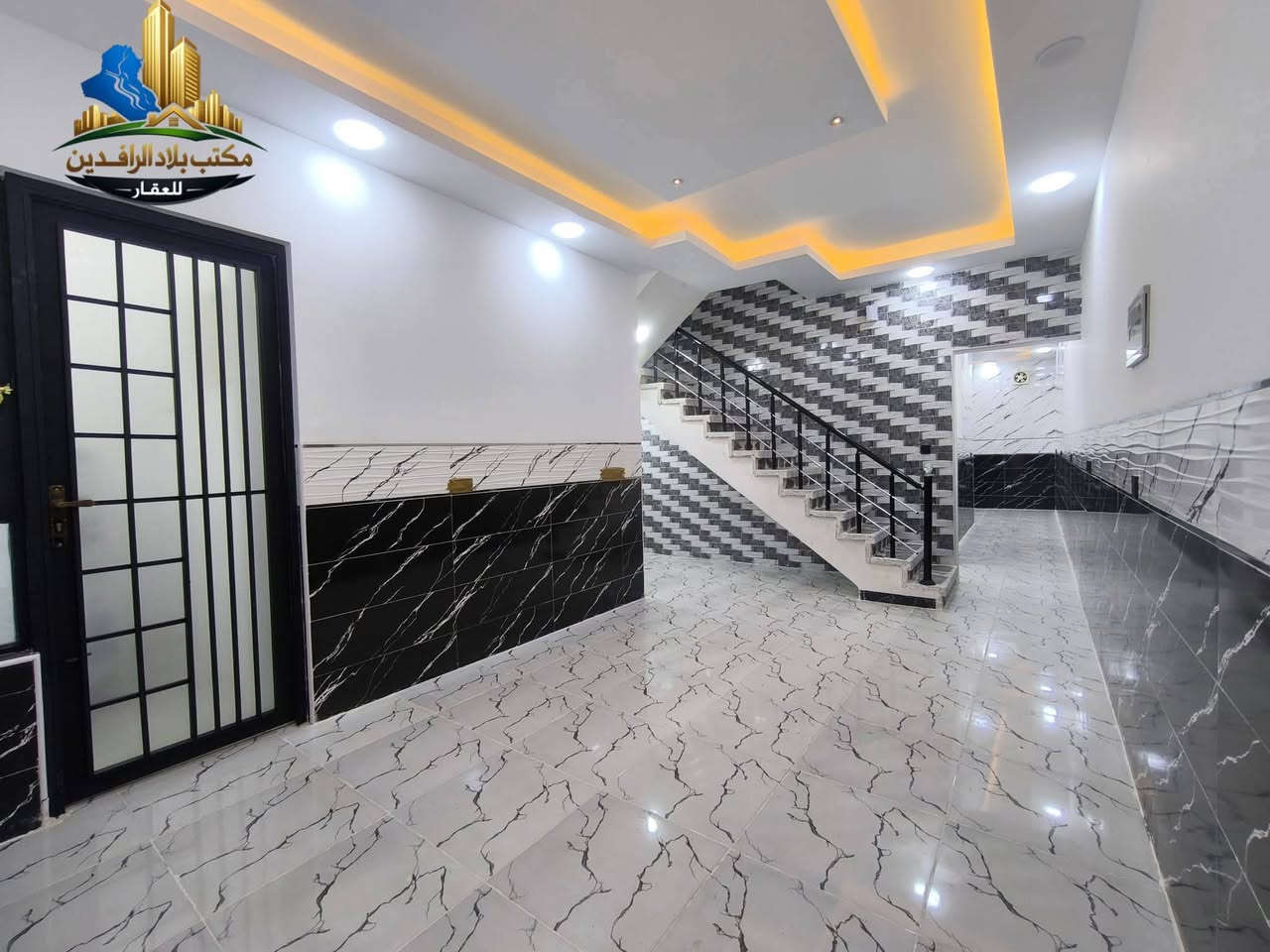 ⛔إعلان حصراا لديناا. للتميز عنوان .
 دار للبيع في الموصل حي الملايين . تقطيع غانم السيد. المساحة 110م واجهه 6م   طابقين اربع غرف نوم واستقبال وهول وصحيات ومطبخ . بناء حديث زيرو . خدمات كامله ماء وكهرباء وتبليط سند زراعي 25 للإستفسار الإتصال على الأرقام .#مكتب_بلاد_الرافدين_للعقار
البناء الجاهز مقابل الكمارك مجاور تيم مارت .
***********
***********
