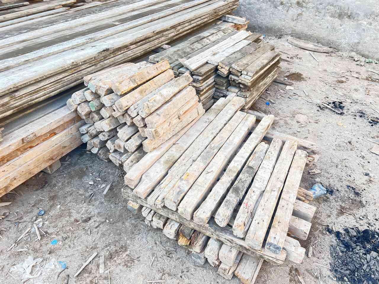 السلام عليكم قالب خشب للبيع يدك 100 متر
العنوان حله اتصال ***********
