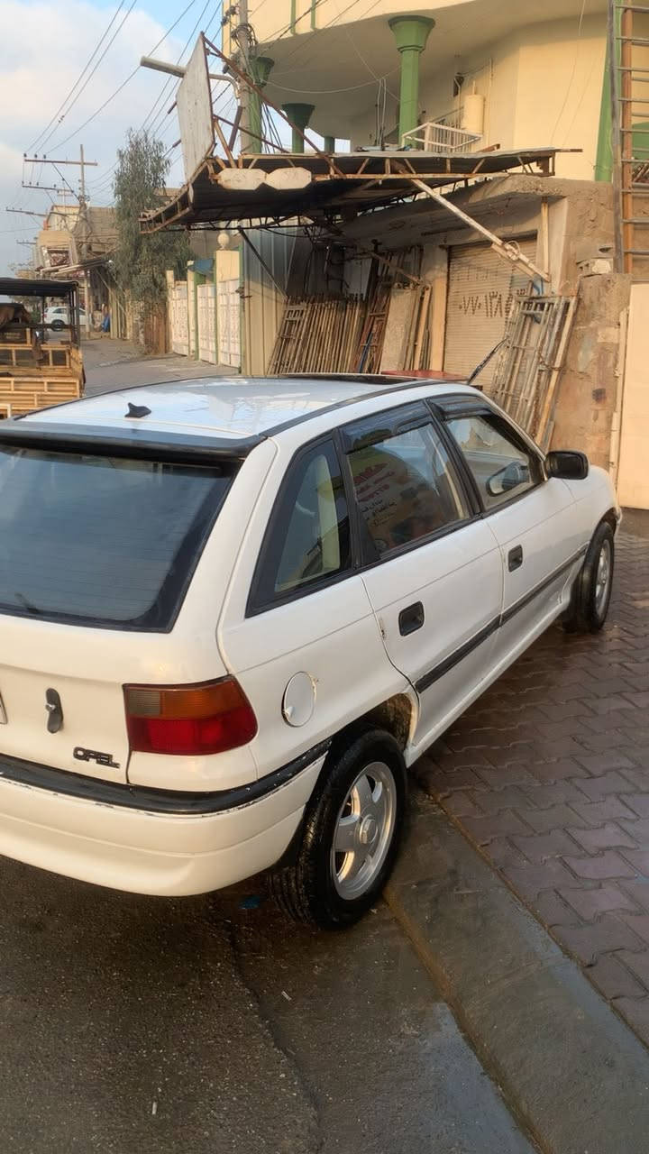 سلام عليكم أوبل استره لبيع موديل 93 سنويه جديد مشروع وطني شرط تحويل دفتر بانزين موجود مكينه 16 كير عادي صبغ عام جمالية السعر 35 وبي مجال لاستفسار اكثر رقم موبايل ***********
