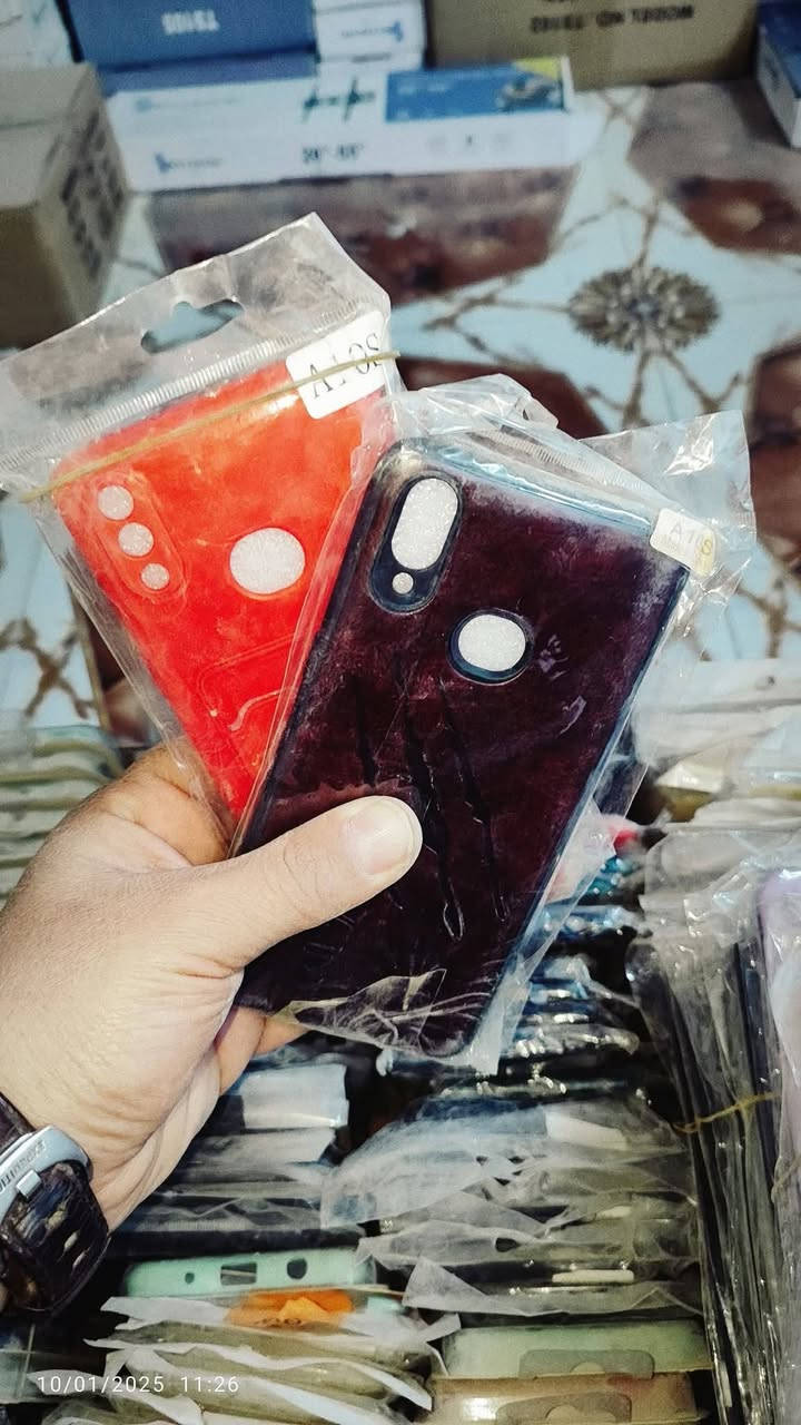 السلام عليكم ..
شلعة كفرات عدد ٦٨٥ كفر منوع + لواصق عدد ٩٨٠ لاصق منوع ... 
🔥 الكفر ب ٢٥٠ دينار 
🔥 اللاصق ب ٥٠ دينار 
متوفر توصيل لجميع المحافظات ..
للتواصل *********** واتساب
