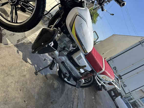 نص نكره هندر سلف كلها شغاله 
بيه نقص خفيف
السعر 550
مكان بغداد 
***********
