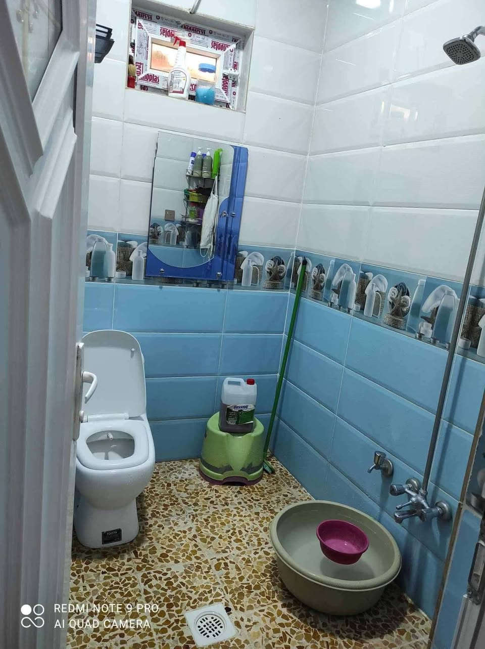 بيت للبيع حي صدام 
بيت للبيع. نهايه حي صدام مدخل لأول طابق ونصف مساحه 100 متر واجها 5 للاستفسار الاتصال على الرقم التالي ***********
