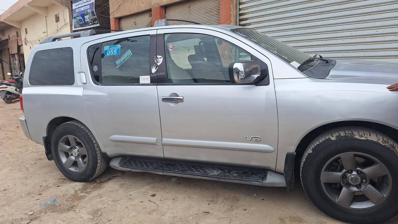 سياره 2007 رقم كربلاء مقفوله رقم جديد انجليزي وباسمي السعر 95 وبيها شويه مجال 0 7 7 2 7 0 9 2 7 1 1
