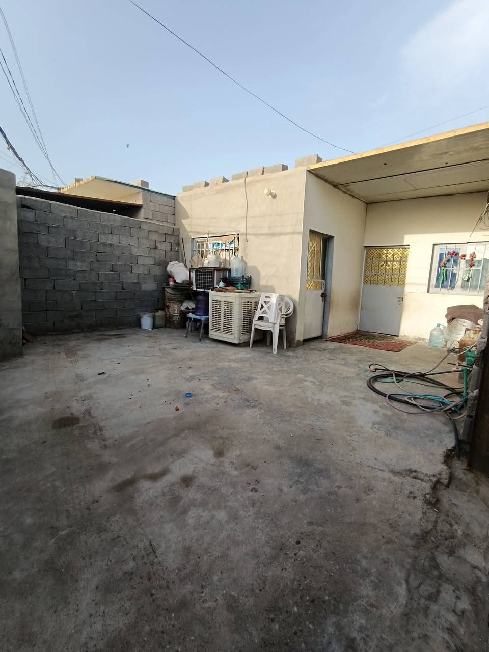 السلام عليكم بيت مساحه 120 متر السعر خاص منطقه الأمين قرب الشبكه الأولى الاتصال على ***********    ***********
