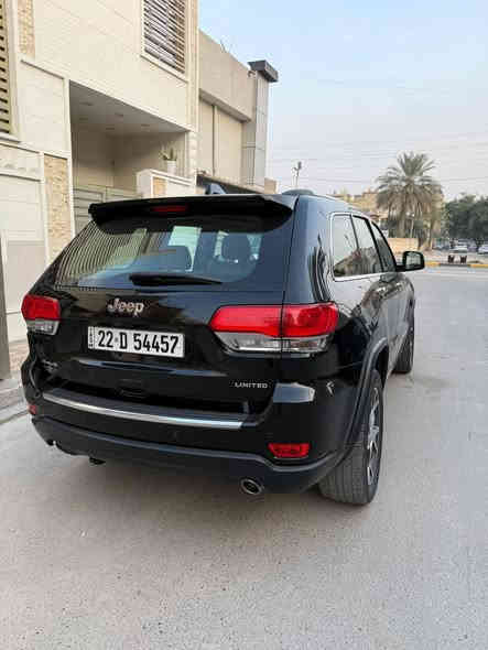 السلام عليكم 
جيب. كراند شيروكي لمتدد 
2019 وكاله هارلم 
مكينه v6 
رقم سنويه جديد 
ماشيه 36000 KM
كلين مكفوله عدى طلقه بلتكمه الوره منافذه
سلايت / كشنات كهرباء 
مواصفات جيب معروفه 
سياره جاهزه بدون نقص. 
السعر 295$ بيها مجال بسيط. 
عنوان سياره بغداد / جميله شارع خيرالله 
 ***********
