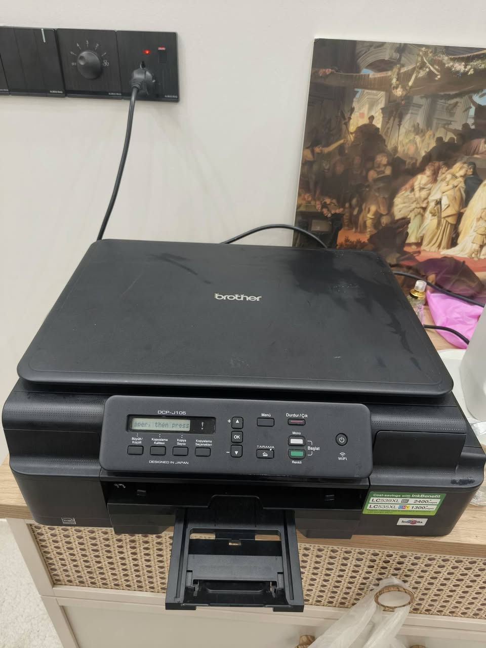 للبيع 
ملون لايعمل 
فقط اسود وابيض 
مكان كربلاء 
***********
