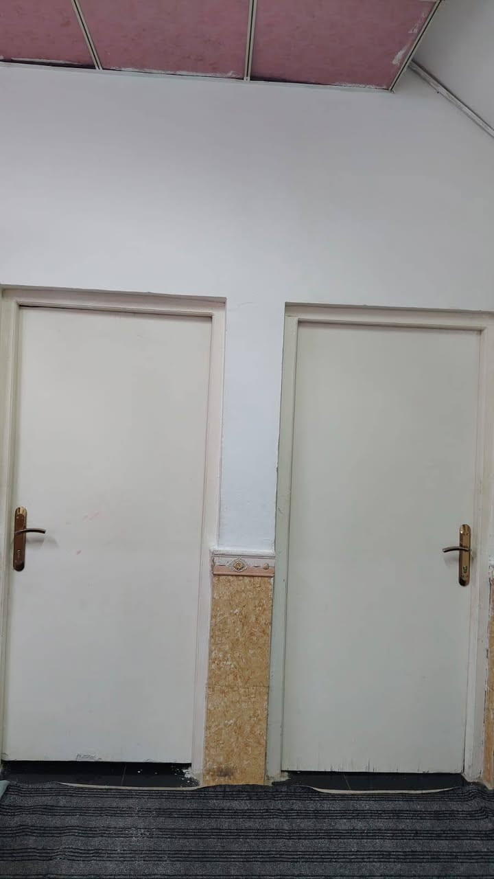 دار للبيع في حي الفداء قرب مجمع البتول طابو ملك صرف طابقين المساحة 130 متر
يحتوي على اربع غرف وصالة ومطبخ وديوان وصحيات
السعر135 وقابل للتفاوض
للاتصال ***********
