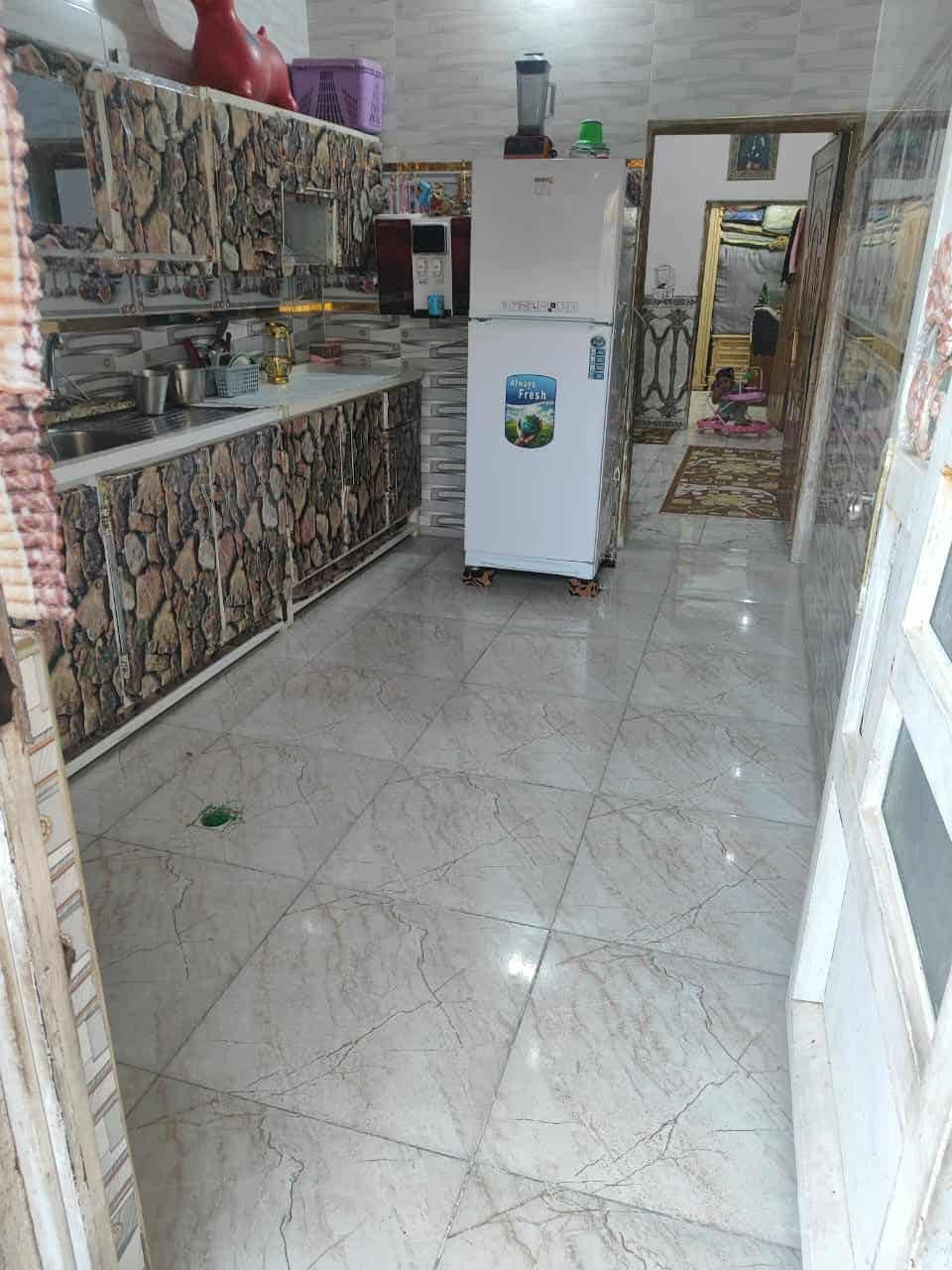 دار للبيع النجف الاشرف شارع المطار القديم غرب أسواق الأمير المساحه 100متر تحتوي على غرفه وصاله ومطبخ واستقبال وحمام داخل وخارج كاشي سيراميك صب كونكريت بناء بلوك طفيلي شرط السعر 25مع المجال للاستفسار الاتصال او المراسله ***********.    طابو زراعي 25
