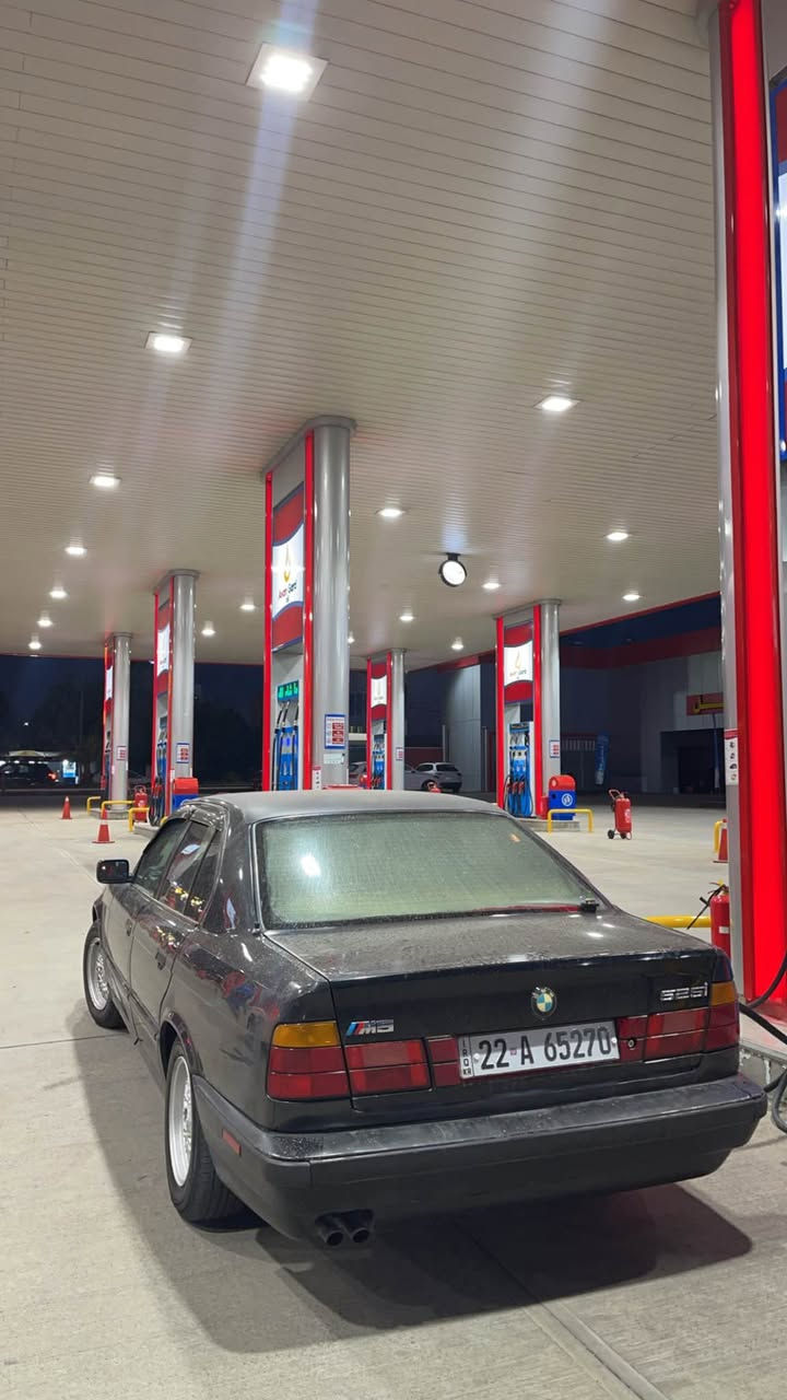 بی ئێم مۆدێل 1994 بیلاد 525 گێڕ تۆماتیک
مەکینەی کرایتە 28 ی سەقەڕ
گێر تۆماتیک
مەکینە 28 ی سەقەڕ تاک دیجیتەڵ
زۆر بەقوەت و بەکێشە
سەیارەکە هەموو گیانی لەسەر بیلادی شەریکەیە
دۆسەکانیشی بیلادیە
2 جام کارەبا
کوشین جلد
تەبرید سارد و گەرم + مەرکەزی
شاشە ئایپاد
کامیرا
7 بالیف
دەبڵ چەکمەجە
گێچ ئەڵقە
3 سویچ
هەرسێ مۆدی لێخورین - سپۆرت - ئیکۆ - بەفر
ویل حەسیری ئەوروپی

گێر ، مەکینە ، تەبرید سارد و گەرم
کارەباییات ، ئیرفلۆ هەر هەمووی بەشەرت
یەک گلۆپ نیە لەو سەیارە ئیش نەکا
هایدرۆلیکی گێڕی تازە گۆرایە
رەقەم باریک
سەنەوی تا 2029 

سەیارەکە تەنها کاڵ بوونەوەی سەقف و بۆنیتی هەیە
یەک بستی دواوە لای بەگلاتی سەکن سبوغە
باقی سبوغی نیە
پێش کەپس بەهیچ نەوعەک لێدرانی نیە
بەناوی خۆمە

0750-485-1890 أربيل, العراق


**إذا كنت صاحب هذا الإعلان وتريد حذفه لأي سبب، رجاءا أرسل رسالة إلى الدعم الفني**