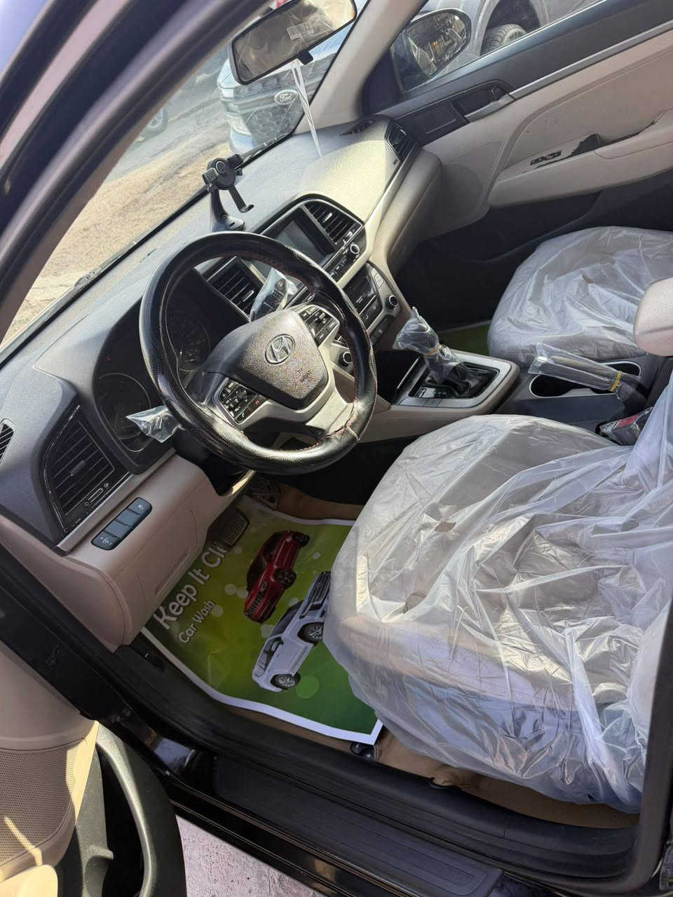 النترا 2017 وارد امريكي 
محرك 2000دوش
جاهزه من كلشي محرك كير  تبريد 
السعر 115 وبيه مجال
***********
