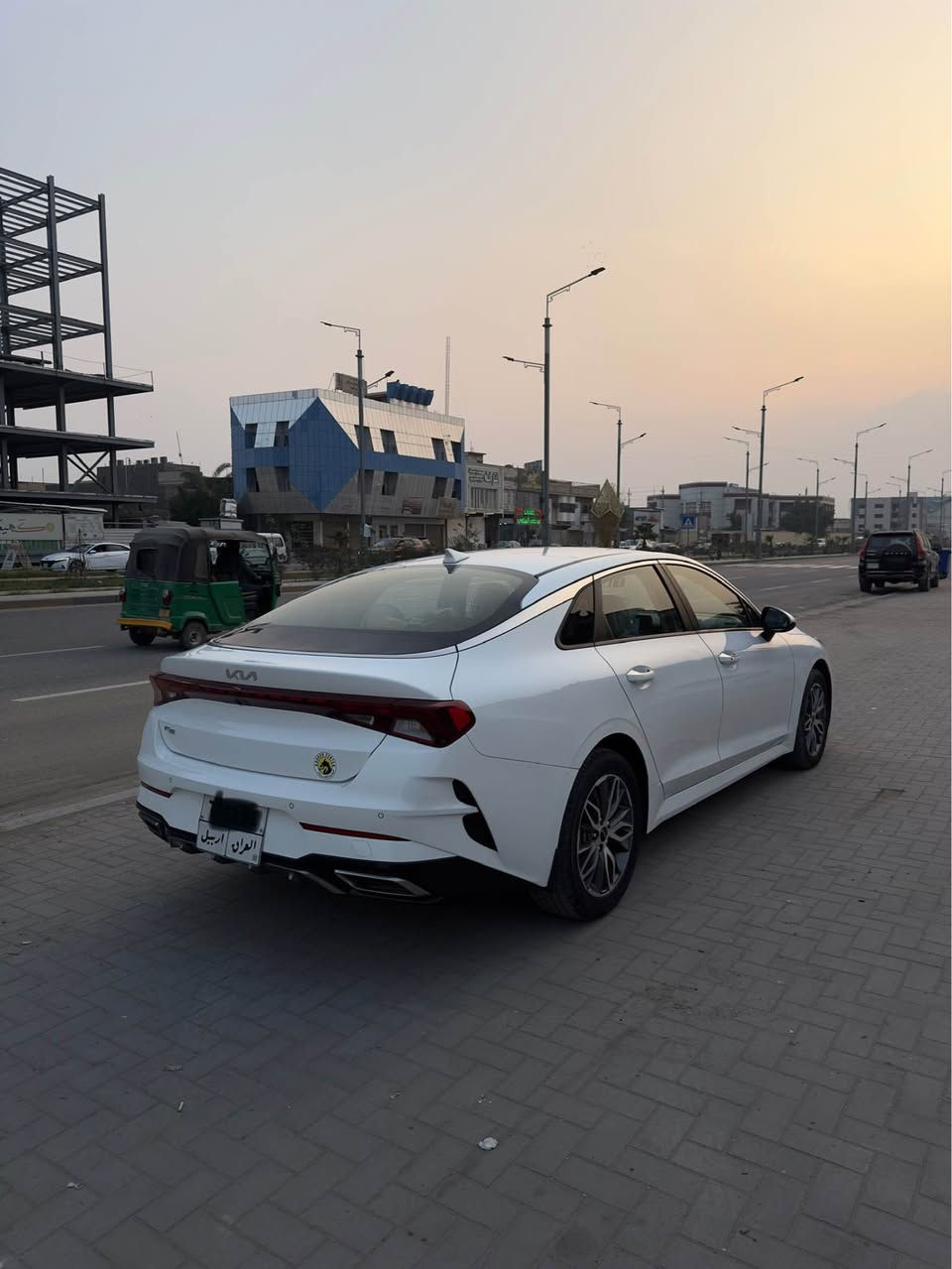 K52022 اربيل باسم شركة سنويه بيه سنة 
السيارة بية باب صبغ اثر ضربة جداً بسيطه 
السيارة فول عدة البنورما 
بصمتين تشغل عن بعد 
حساسات امامي خلفي 
انارة ترحيب 
كشن كهرباء جلد بلاد 
مري كهرباء طي
انارة لد ٤ عدسات 
شاشة وكامره بلاد كار بلاي 
دريف مود ٥ وضعيات قيادة 
تبريد قطعتين لمس مع ميموري 
مكينة 2000 دوش بانزين عادي 
ماشية 65 الف كيلو حقيقي 
مكينة كير حدادة 100% كلة بلاد وجديده وجاهزه استخدام شخصي 
السعر 190 وبيه مجال بسيط
***********
*********** البصرة, العراق
