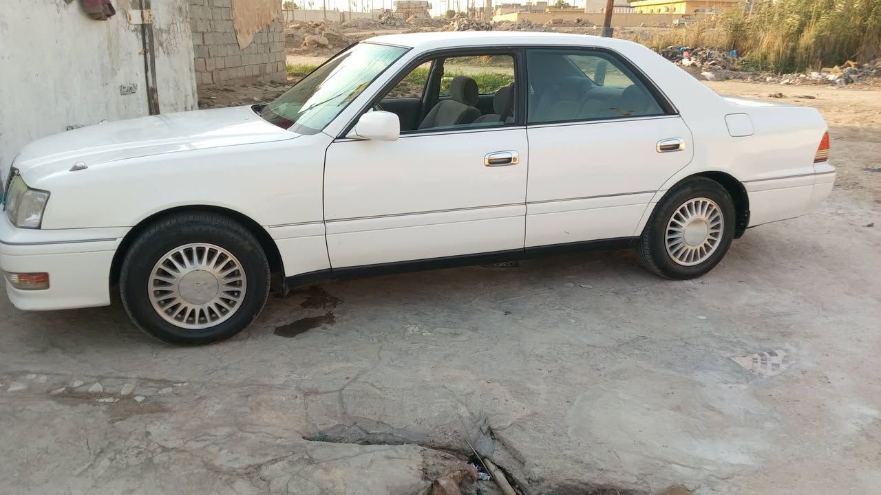 *********** سياره مقفوله من الضربه والعيب الشرعي جديده كرتون باسمي مشروع وطني
