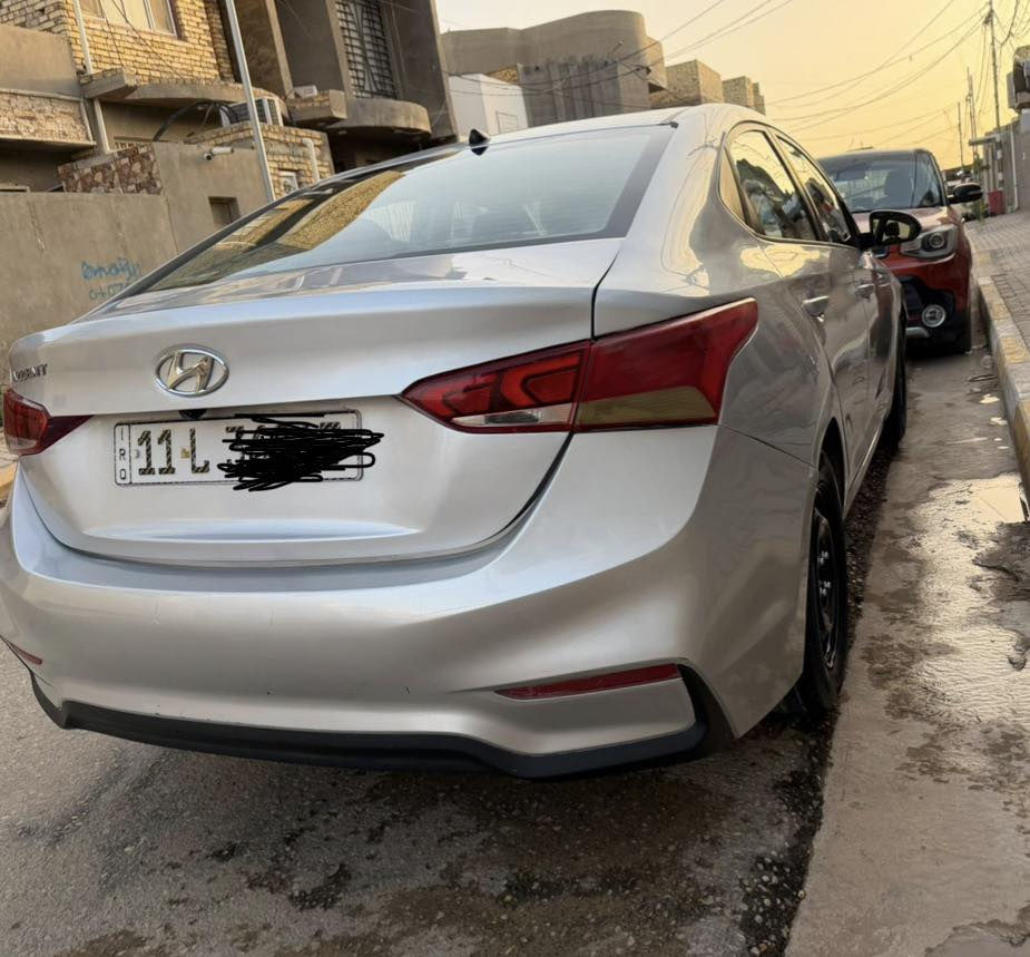 اكسنت للبيع 2018 وارد امريكي
محرك 1600 GDI ع ايدي اني مستوردها ب2021 ومعتني بيها بانزين ودهن اصلي حادثها قبق جنطة جميع الايرباكات سليمة وصارت بيها طخه عندي جاملغ وشبر بالباب صبغ  رقم بغداد الانگليزي الجديد ماشية 67 m قابل للزيادة
كير at المرغوب ومحرك وتبريد برغي ما مفتوح ع وضع الشركة شاشة وكامرة خلفية وتحكم ستيرن جهتين وباقي المواصفات المعروفة مكان السيارة ديوانية
السعر104 $وبيها مجال بسيط
للاستفسار ***********
