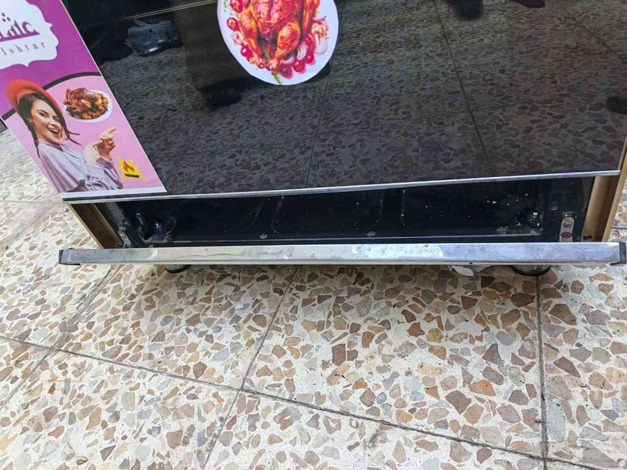 طباخ عشتار ابيض خمس عيون افران اوتوماتيك شوايه وكلوب كله شغال تاخذون على الفحص للبيع  الاستفسار خاص او رقم *********** وتساب يوجد توصيل مناطق بغداد فقط
