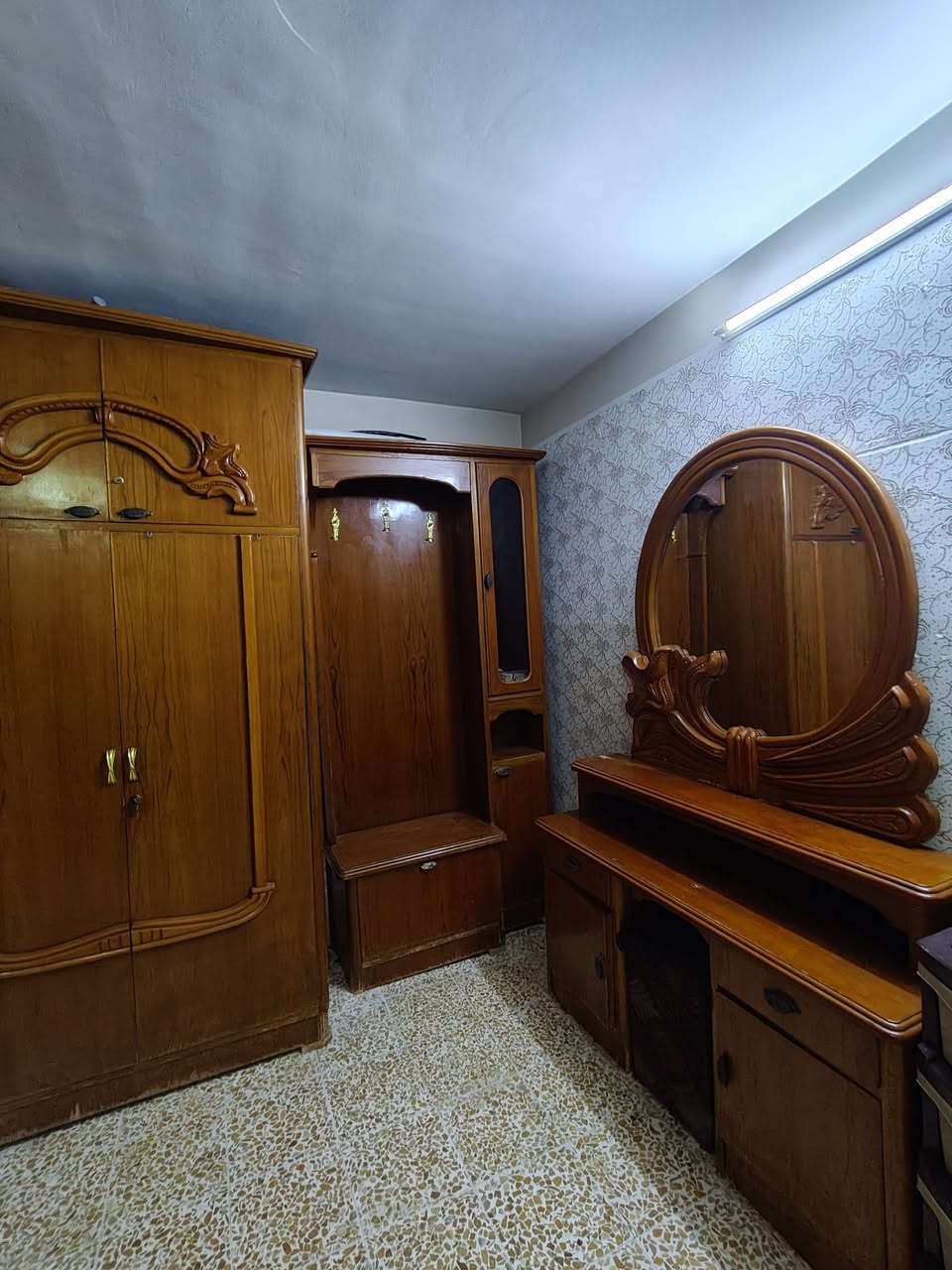 غرفه نوم للبيع غرفة نضيفه ومامتعوبه
السعر خاص.


**إذا كنت صاحب هذا الإعلان وتريد حذفه لأي سبب، رجاءا أرسل رسالة إلى الدعم الفني**