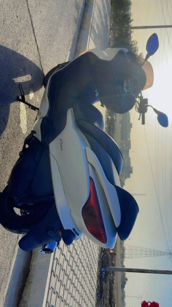 السلام عليكم دراجة فورزا 0/8 رمبة مكفولة
سعر مليون و 200 

***********
