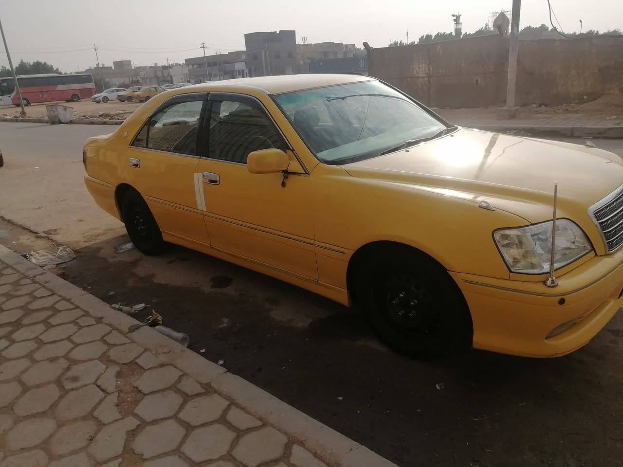 السلام عليكم ملكه للبيع مكفوله من كص ونقل
رقم صلاح الدين الماني
مكينه ديفور الجبير تبريد تدفئه حداديه تخم تاير كله جديد موديل 2003 مدفوع كمرك مالتها باقي بس ع رقم
كرستال 3 دكم تحويرتها نجف مصفره هيئه وغرامات عليها ٣٠٠ عليه  باقي تفاصيل اتصل
المكان النجف
اتصال فقط لتراسل وتعب نفسك ما اجاوب 
السعر ٧٥ وبيها مجال قليل
***********
