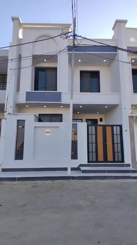 بيت للبيع في كربلاء شارع السيدة زينب ع قرب فندق البارون جار العباس   قريب للامام الحسين ع مساحة 118متر. مع الاثاث البيت بناء جديد بعده مامسكون   طابقين 4 غرف نوم 3صحيات واستقبال وصاله ومطبخ  كافة الخدمات تبليط عرض الشارع 10متر ماء مجاري كهرباء شغل البيت درجة اولى البناء طابوك جمهورية كونكريت مسلح صب مركزي ارضيه الطابق الأول بورسلين والطابق الثاني بورسلين  ابواب الداخلية  تغليف تركي  حداديه 2 ملم وBVC مقطع تركي تفصال  التاسيس الماء خلاطات دفن ماركت افياء طرادات دفن  صبغ الواجهه بتك التركي  ديكورات مغربي منظومه كامرات طابو زراعي قرار محكمة سند 25 الاستفسار اتصل واتساب  *********** *********** ***********
