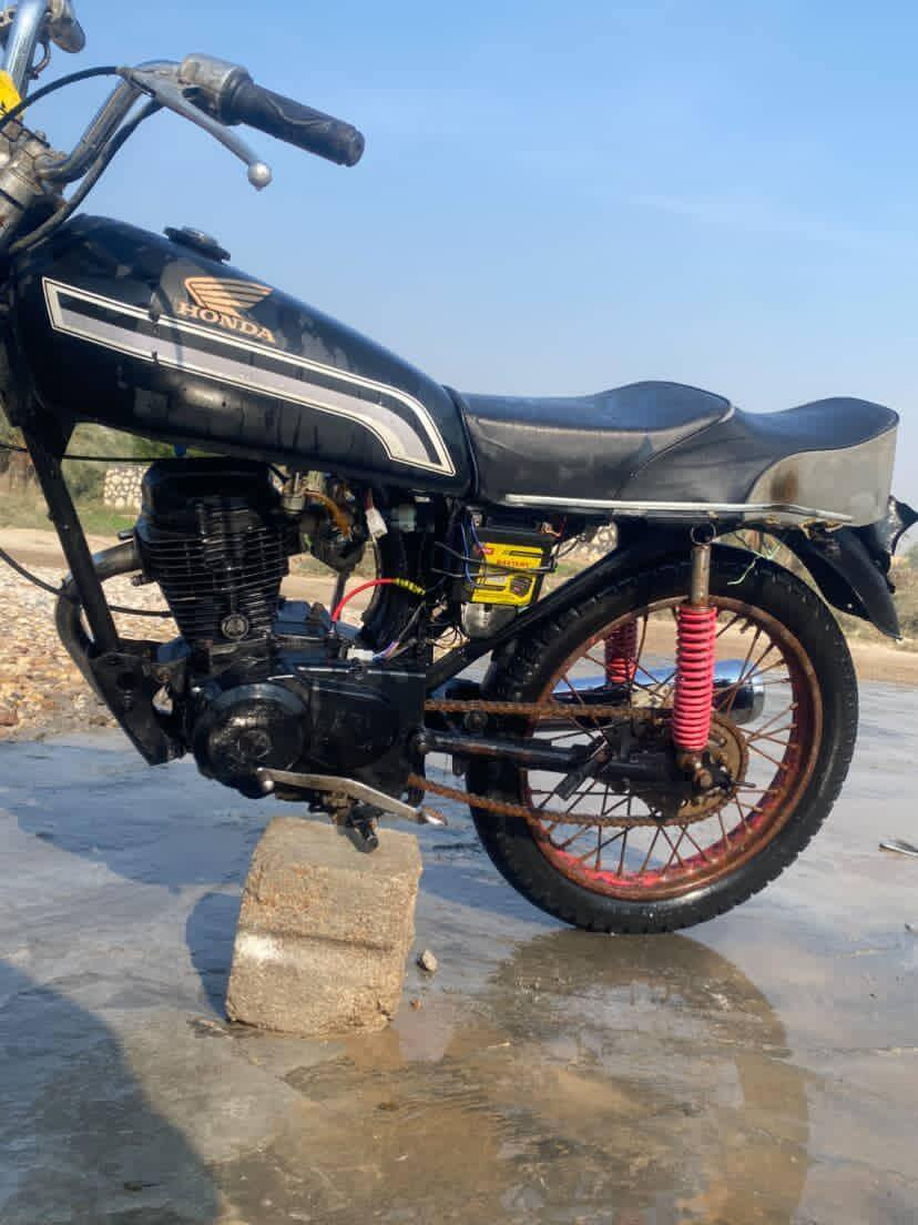 سلام عليكم دراجه للبيع شغاله قيم وخذ باليرضي الله ***********
