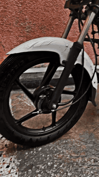 سلام عليكم بوكسر  2022   مرقم بغداد بأسمي شهر 11نازله رمبه 24
 للبيع اللون ابيض جديده ماشيه جوه ال 20  
تايرات شركه  دراجه مضمومه وجديده تجي تفحص واشوف مكينه كير ممفتوح ( موجود حته فديو لكل تفاصيل الدراجه بلمنشور) 
رقم بغداد بإسمي هزه سنويه جديده السعر2300 وبيها مجال قليل *********** مكاني حي اور
