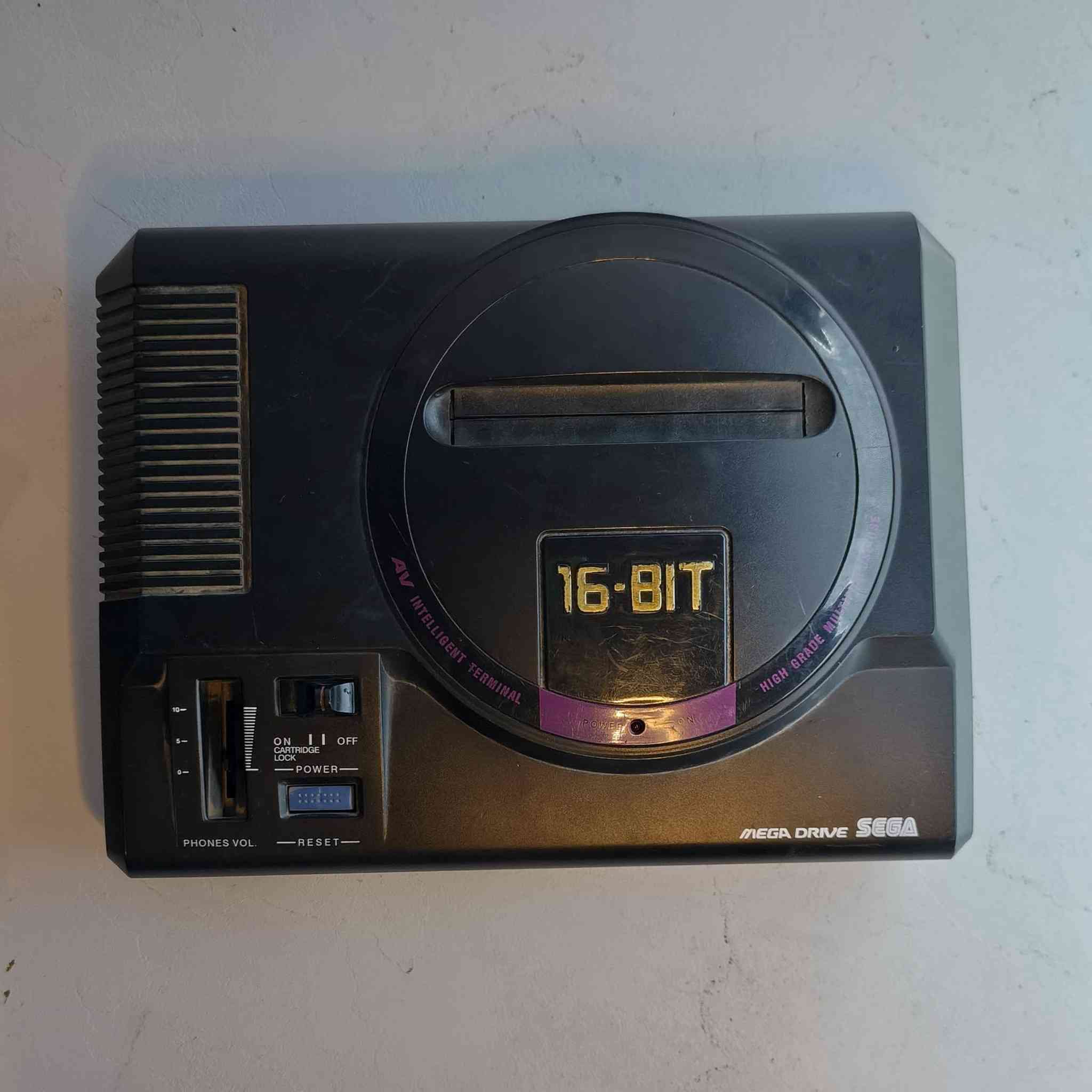 SEGA MEGA DRIVE 🖤
سيكا بورد كامل أصلية 
نضيفة معاها ثلاث جويستكات ما أصلية 
محولة وكارترج بيه 4 لعبات 
بدون فيش ثلاثية غير متوفر 
نضام البيع فحم 
سعرها 35 ألف ✨ 
متوفر توصيل كافة أنحاء العراق


**إذا كنت صاحب هذا الإعلان وتريد حذفه لأي سبب، رجاءا أرسل رسالة إلى الدعم الفني**