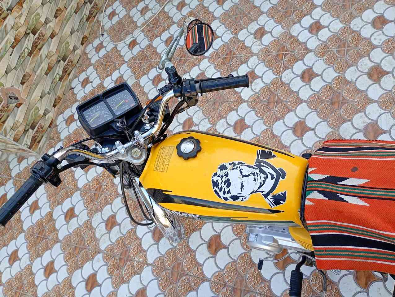 السلام عليكم
دراجة للبيع موديل 22 أوراق كامله ومحركه شلامجه اصلي موديل 25 اول تبديله دهن، دراجه نظيفة وما متعوبه ابد، الاستفسار خاص او الاتصال على الرقم ***********
