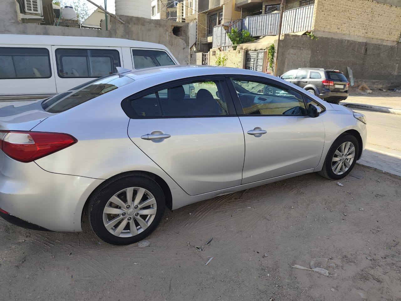 السلام عليكم كيا فورتي للبيع محرك 2000 دوش
موديل 14 امريكي حادثها جاملغ + بنيد صبغ فقط 
يعني قطعتين والباقي كفاله 
رقم كربلاء تحويل مباشر 
السعر ب 98 شراي يتصل 
***********
