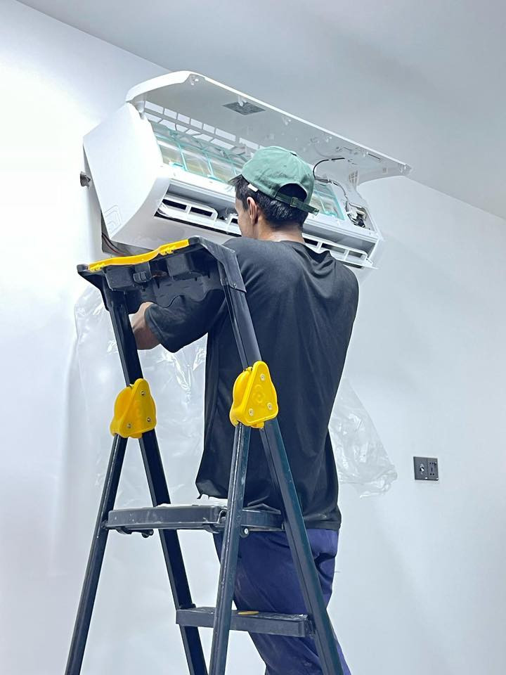 هندسة تكيف وتبريد 👍🏻👨🏼‍🔧
صيانه تصليح سبالت 

فقط اتصل على الرقم ‭٠٧٧٠ ٨٧٣ ٤٤٦٣‬

شد ونصب وفتح السبالت بجميع انواعها

غسل السبالت بجميع انواعها

تصليح المكيفات بجميع عطلاتها وانواعها
