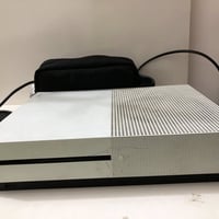 ‏السلام عليكم أحبتي إكس بوكس ون أس نظيف 99% ‏ما يحتاج اشرح لي كل شي مو...