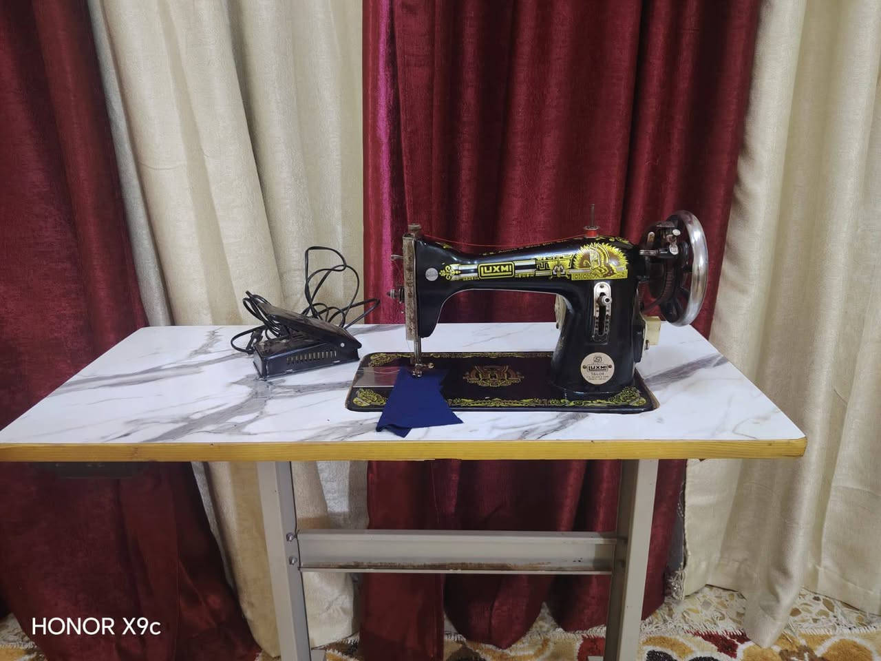 ام الفراشه الاصليه الباب الاول
شرط الفحص والشغل 
مكينه جدااا نظيفه 
تخيط كافه انواع الاقمشه


**إذا كنت صاحب هذا الإعلان وتريد حذفه لأي سبب، رجاءا أرسل رسالة إلى الدعم الفني**