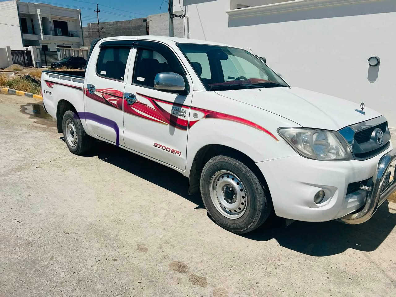 بسم الله الرحمن الرحيم
مكلف بالنشر السيارة باسم راعيها الشرعي تحويل مباشر

للبيع: تويوتا هايلوكس 
*هزه جديده لل ٢٠٢٧
* المحرك: 2700 سي سي EFI بنزين
* ناقل الحركة: عادي (5 سرعات)
* تبريد شغال شرط ثلج ❄️ وتدفئة 
* شاشة لمس
* كاميرا خلفية
*تحكمات ستيرن
*بجم ٢٠١٠
* مقود متعدد الاستخدامات
* داخلية نظيفة ومرتبة
* الهيكل واللون بحالة جيدة
*تخم تاير تركي جديد
*صدر امامي خلفي جيد 
* السيارة جاهزة للاستخدام ما تصرف عليها ربع 

السعر   ١٣٥ 

للاستفسار الاتصال. …      ***********
