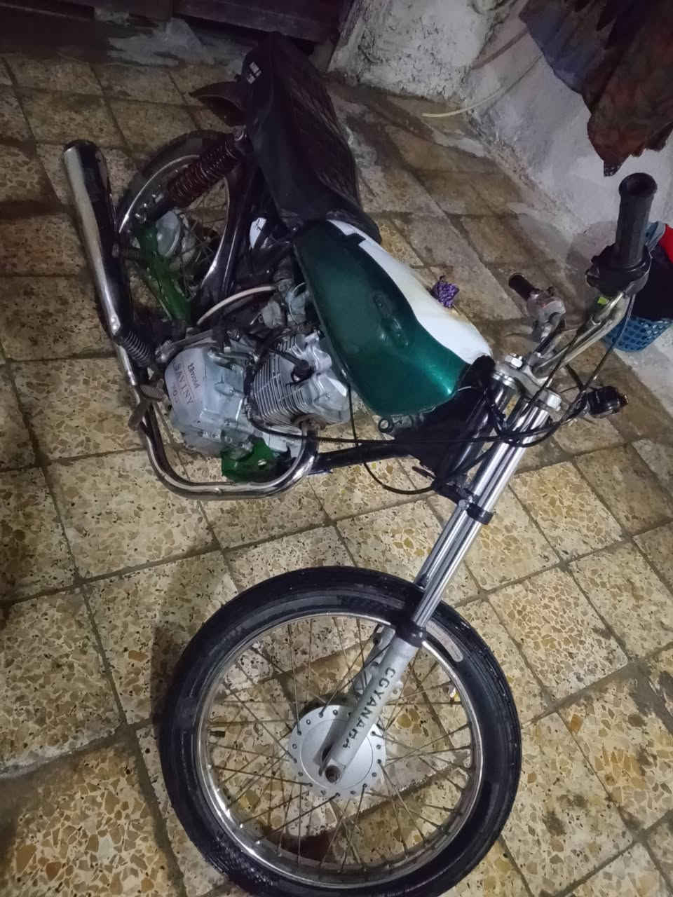 السلام عليكم للبيع دراجه ناريه أربعه كير محرك خار من سيفان شلعه ومعدل كهربائيات كله كماله ما بيه نقص السعر 200 *********** بغداد تاجي
