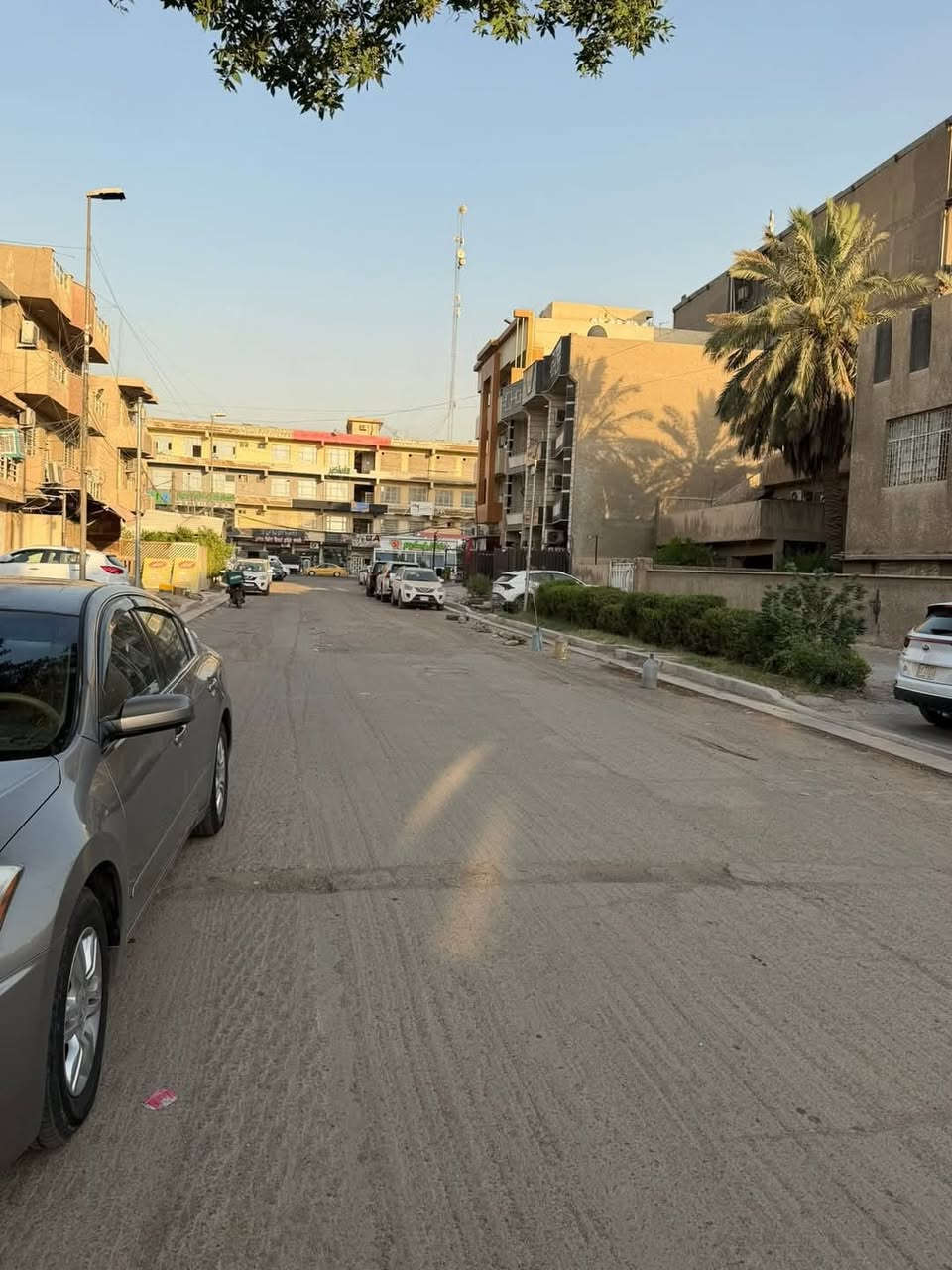 🏠 مشتمل بناء حديث زنجيل للبيع 🧿
📍موقع///  شارع فلسطين محله 508 شارع الصخره 
🛑المساحه الكليه: 90 متر 
🛑الواجه ///   6 متر 
🛑النزال ///    15 متر 
🟡 يحتوي على 4 غرف نوم 
✅للاستفسار الاتصال على الأرقام الموجودة:
📞 ***********
📞 ***********
📞***********

📝 نستقبل كافة طلباتكم وعروضكم وعلى مدار الساعة ⏱️
🥇عدنا طرق عرض مميزة من خلال تطبيقنا العقاري، 
                      ( عقارات الجبل 🥇)
