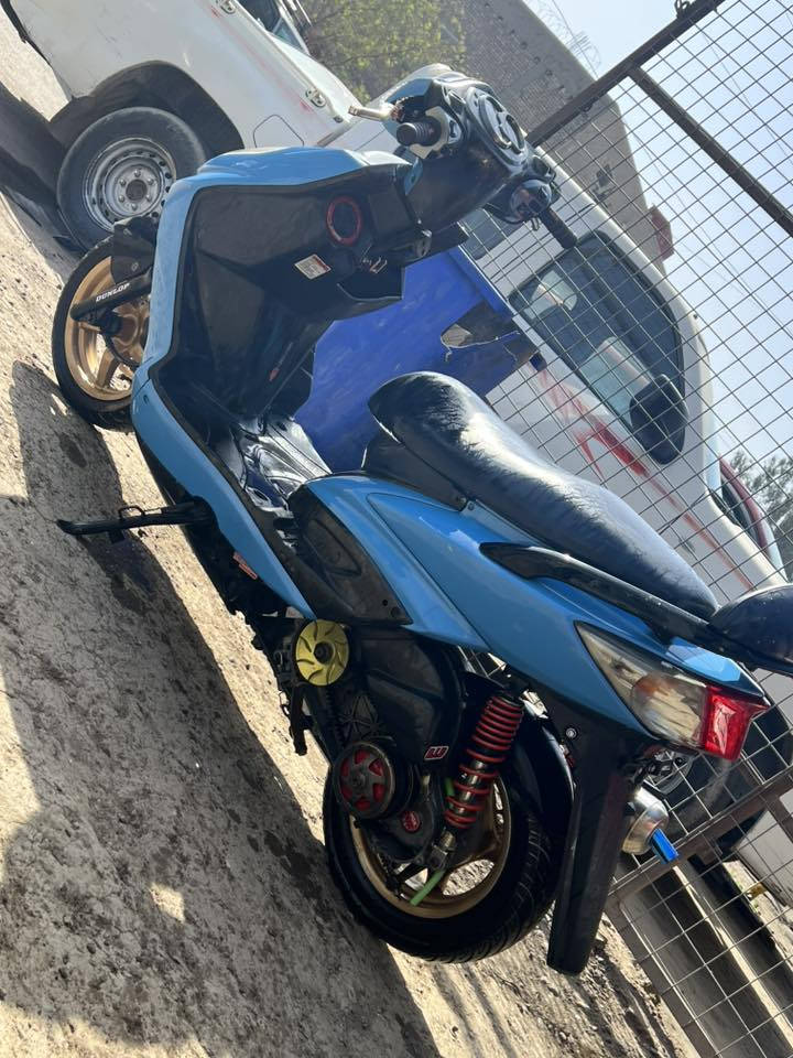 سلام عليكم للبيع أو مراوس دراجه شلعه ومعدل مخيفه مكينه مكفوله لانضوح لاتبخير ولاتنقيص ترايك وين ميعجبك لون مميززز تجي تشوف اوراق كامله ***********
