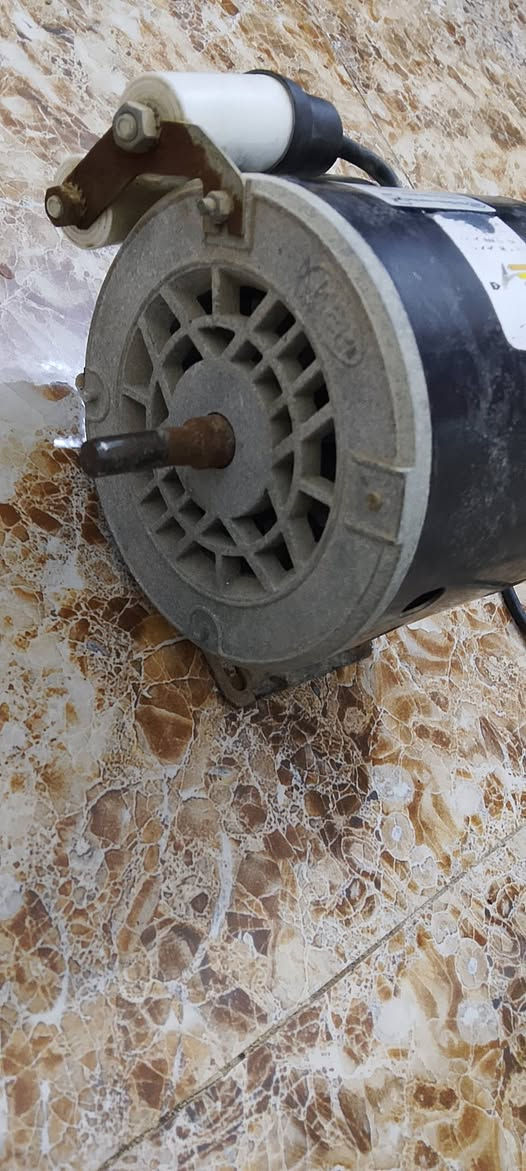 سلام عليكم ماطور مبرده شغال شرط الفحص للبيع السعر 25وبي مجال تواصل ***********
