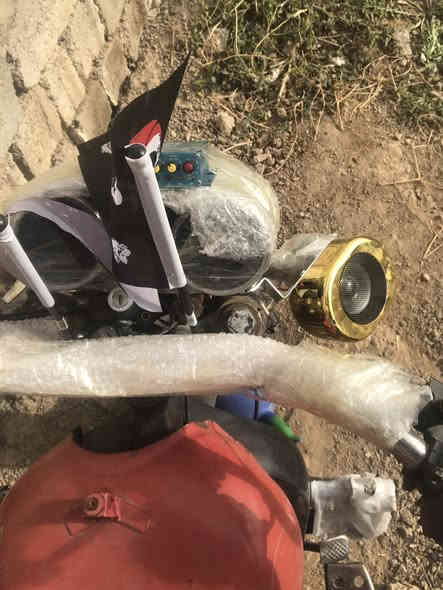 السلام عليكم اخواني 
ستوته 2015 او 2016
كهربائيات شغاله نص هندر 
محرك 2019 صوت ناصي ماشاءالله ستوته كاعده شرط من كلشي مكاني حويجه داخل وحياكم
