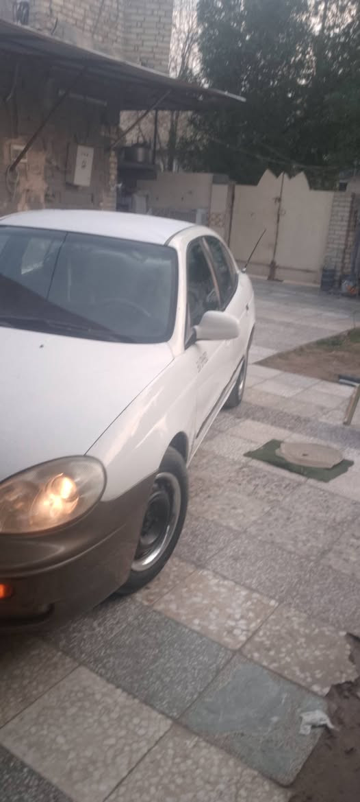 سلام عليكم سيارة دايو الكنزه موديل 2000السيار نضيفه محرك وكير خير من الله الرقم بغداد مشروع وطني مكاني بغداد تحويل ثاني يوم الكهربايات كله شغاله صدرهه خير من  الله سعر40وبيه مجال ااسيار جاهزه من كلشي  لا تصال عل هاتف *********** ترهم مروس حسب القناعه
