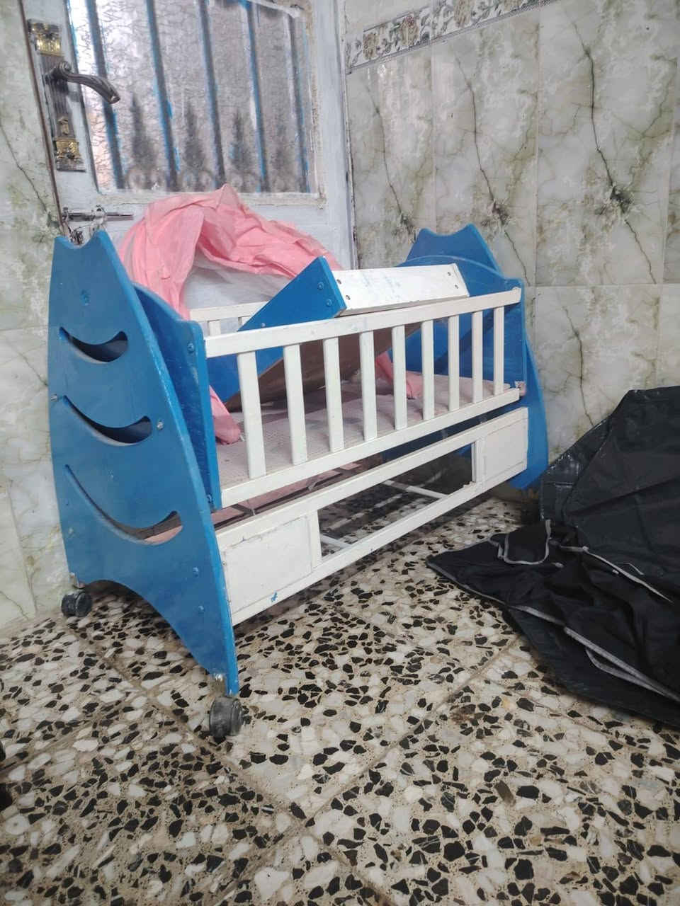 شلعه للبيع كلهن سوه جهاز جري يتحمل وزن ٨٠ و كاروك طفل و هزاز على الباتري ب ١٠٠ و بيهن مجال العنوان كوفه حي ميسان شارع جوهرة العرب الرقم ***********
