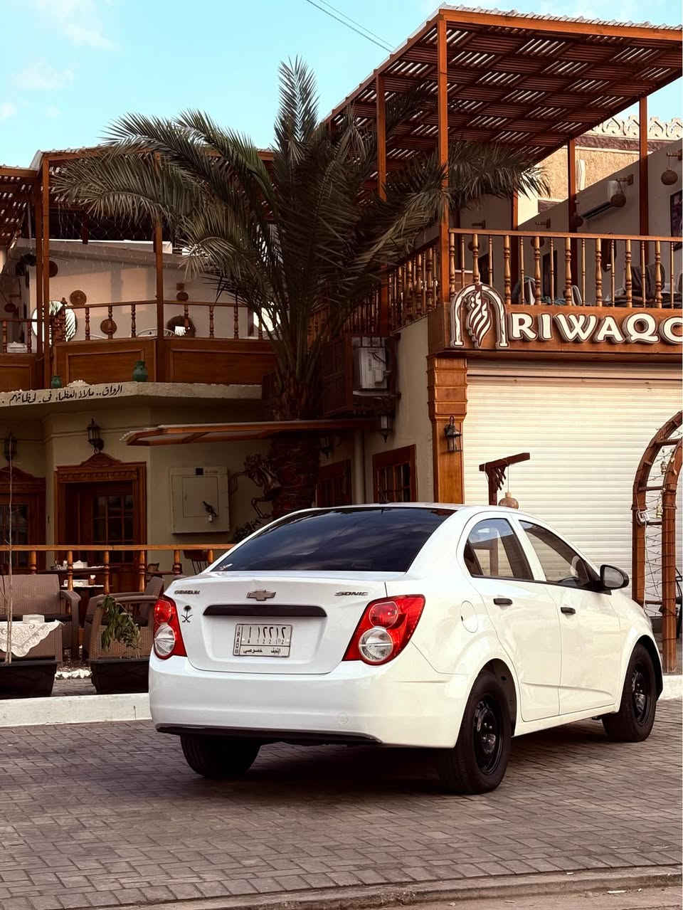 السلام عليكم 
شيفروليه سونك 2012 خليجي .كفالة عامة 
مكينه 1600 دوش كير اوتماتيك.
سياره بلاديه كهربائياته و مكينته كله على لبلاد 
سياره نضيفه وجهازه من تبريد و حداديه و تخم تاير و دواخله جدد سنويته 2028 تحويل مباشر .
عنواني البصره طويسه.
السعر 68$.
هاتف ***********
*********** البصرة, العراق
