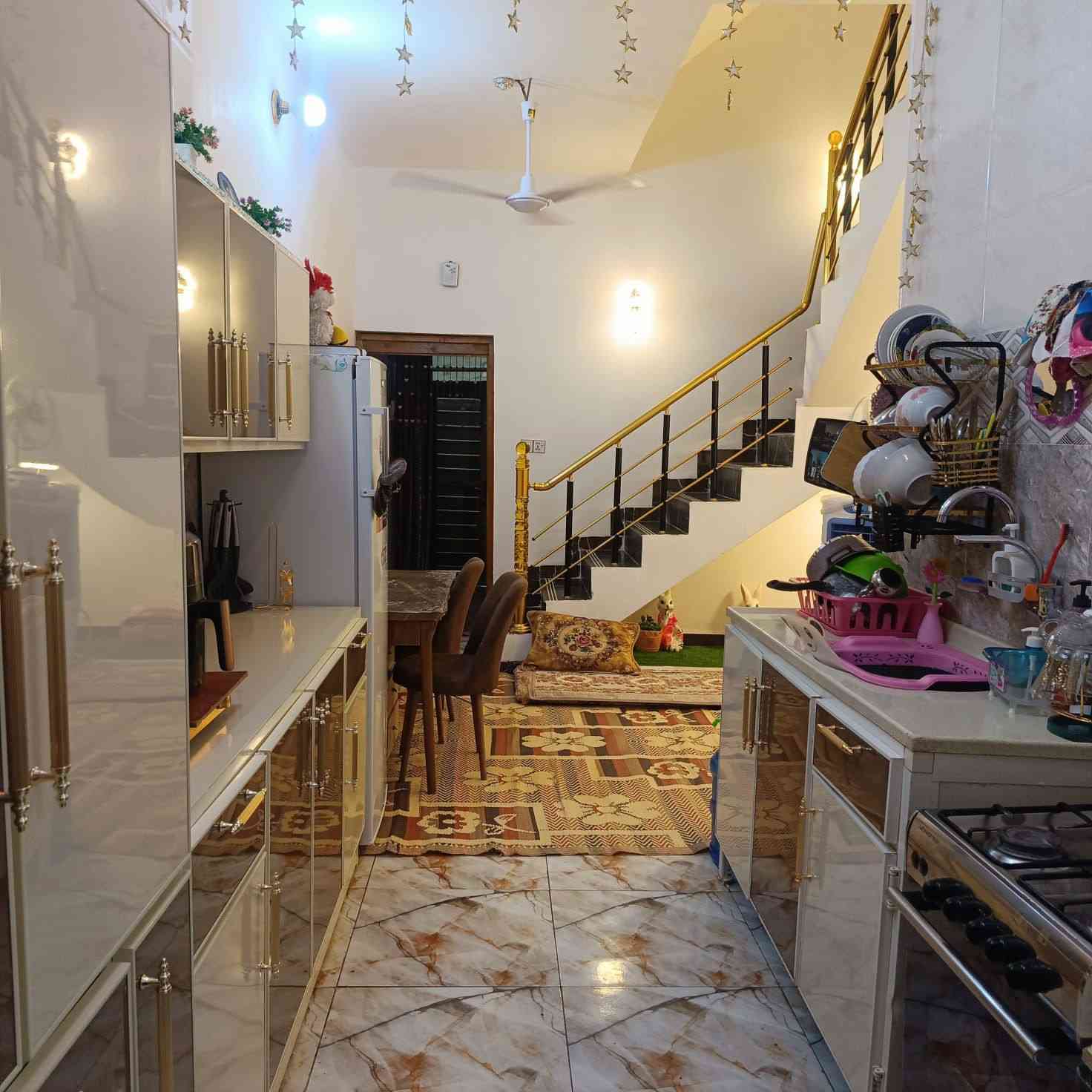 سلام عليكم للبيع مساحته 50 متر طابقين كربلاء خلف الفيزا التركية حي الاخلاص ***********
